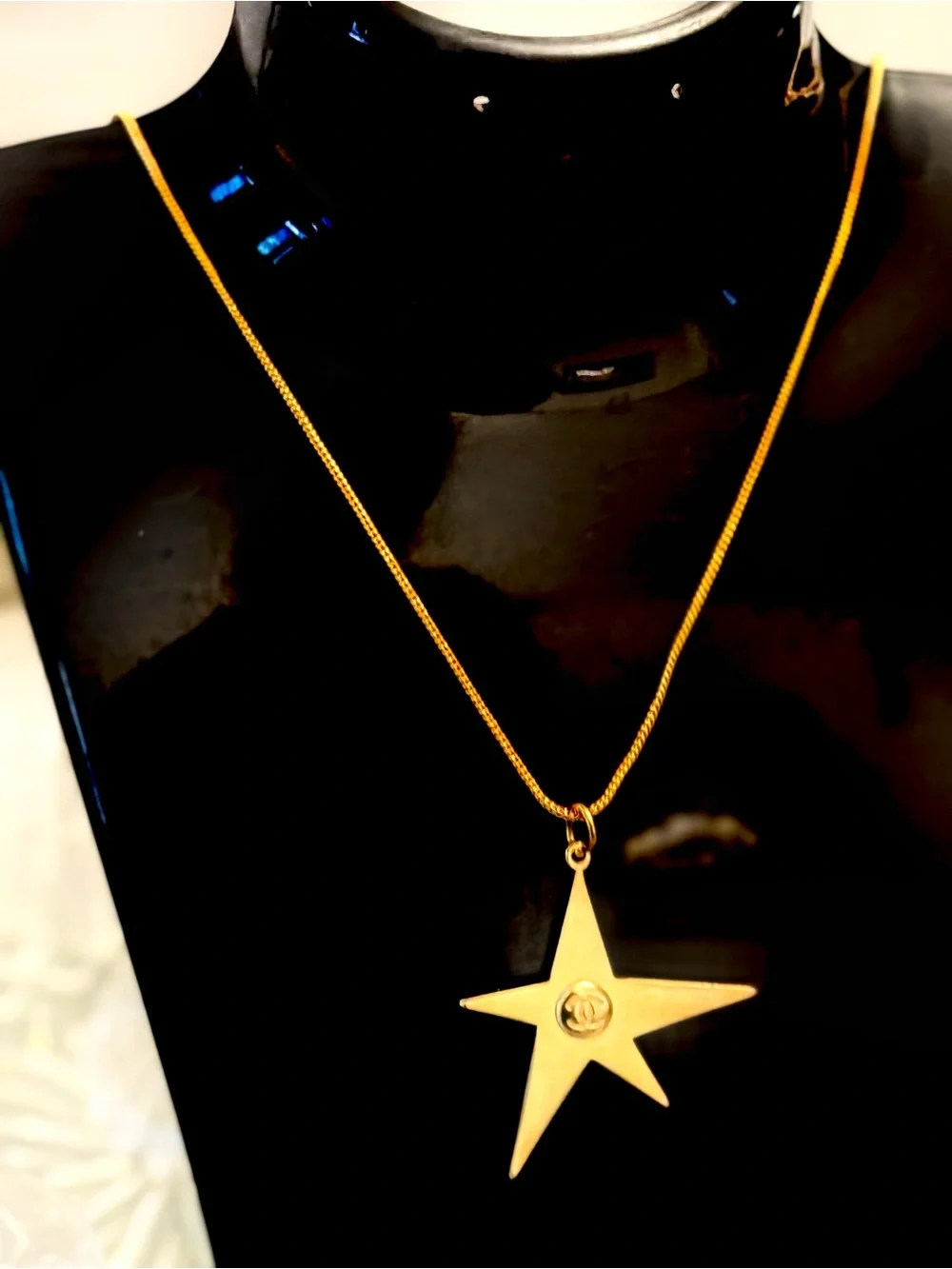 Authentic &Original !CHANEL Gold Star Charm large with a beautiful gold chain - Picture 2 of 13